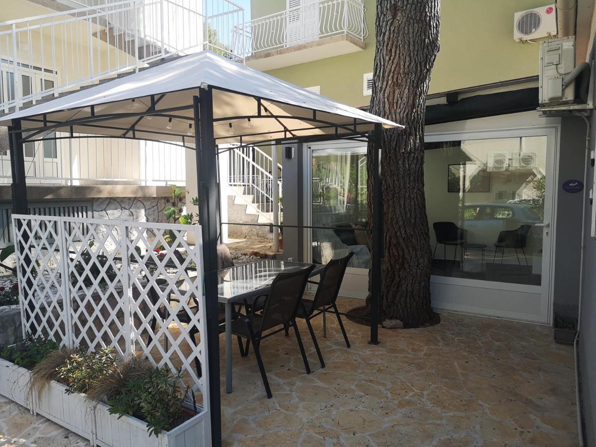 Mala Kuca Ispod Borova Vila Primošten Exterior foto