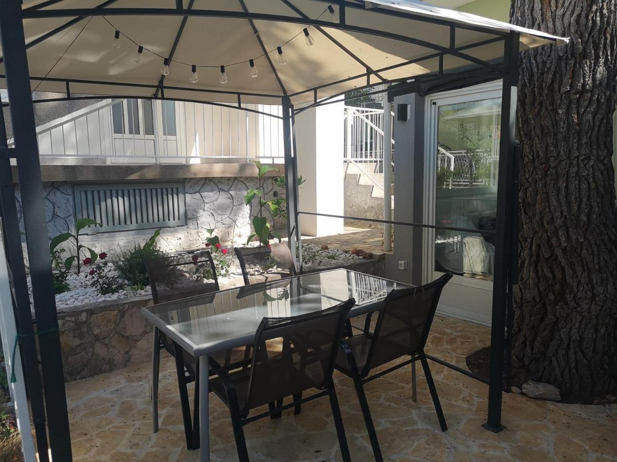 Mala Kuca Ispod Borova Vila Primošten Exterior foto