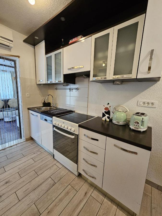 Mala Kuca Ispod Borova Vila Primošten Exterior foto