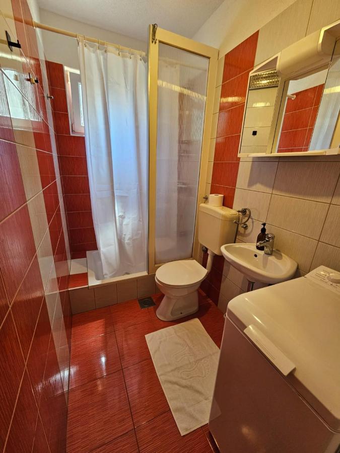 Mala Kuca Ispod Borova Vila Primošten Exterior foto