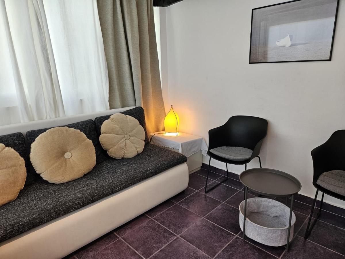 Mala Kuca Ispod Borova Vila Primošten Exterior foto