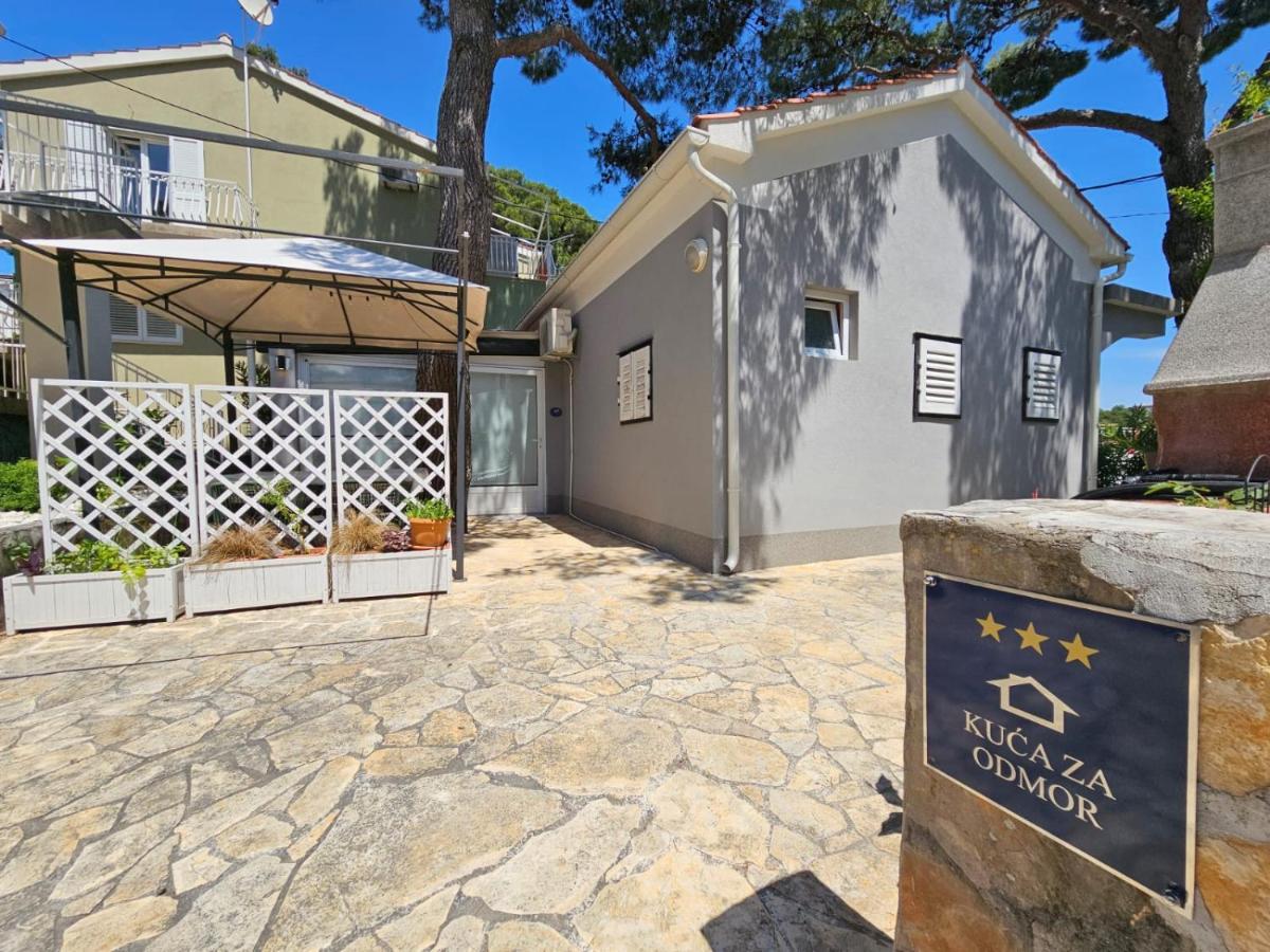 Mala Kuca Ispod Borova Vila Primošten Exterior foto